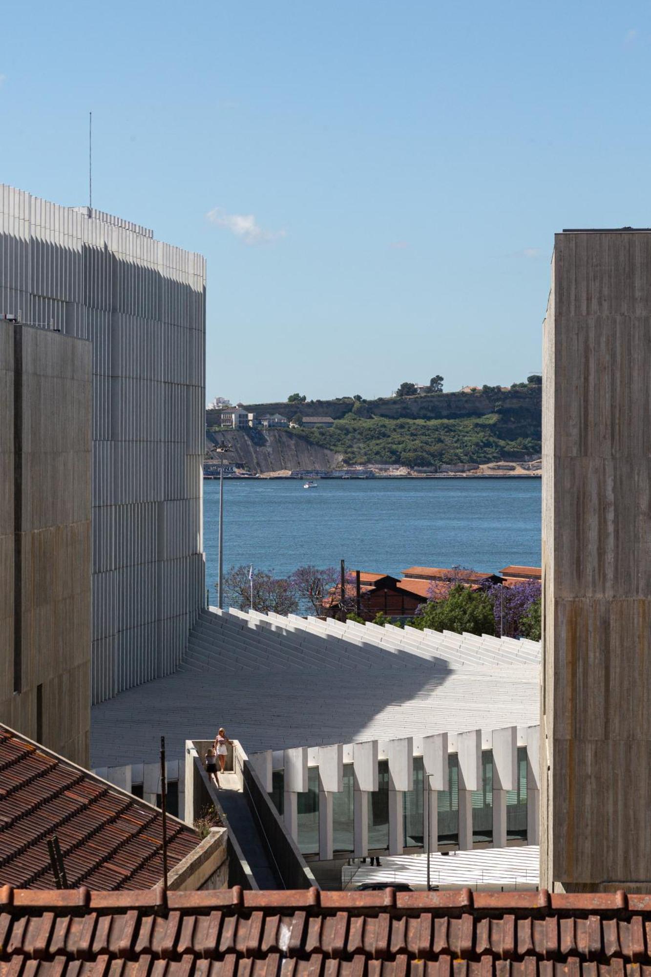 Apartamento Joivy Modern Flat With River View Near Bica Elevator